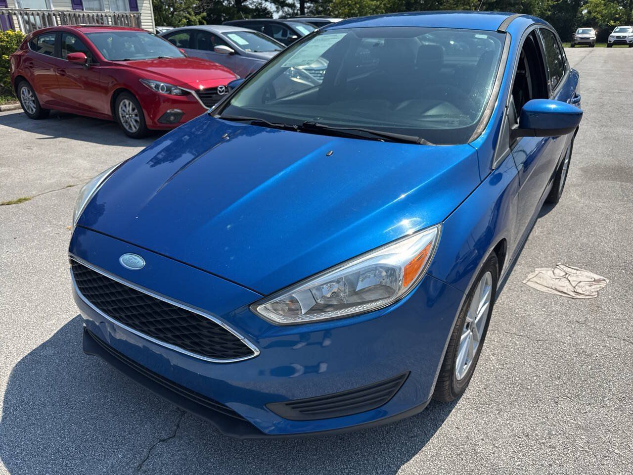 Used 2018 Ford Focus SE FWD image 1