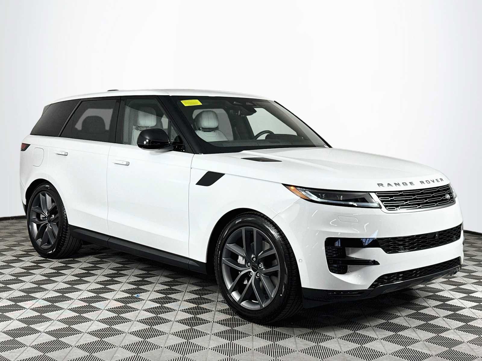 New 2027 Land Rover Range Rover Sport SE AWD/4WD image 3