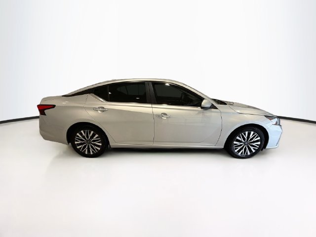 Used 2023 Nissan Altima 2.5 SV FWD image 8