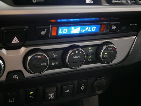 Used 2023 Toyota Tacoma Limited AWD/4WD image 23