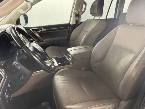 Used 2020 Lexus GX 460 Premium w/ Premium Package AWD/4WD image 19