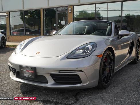 Used 2018 Porsche 718 Boxster S RWD image 3