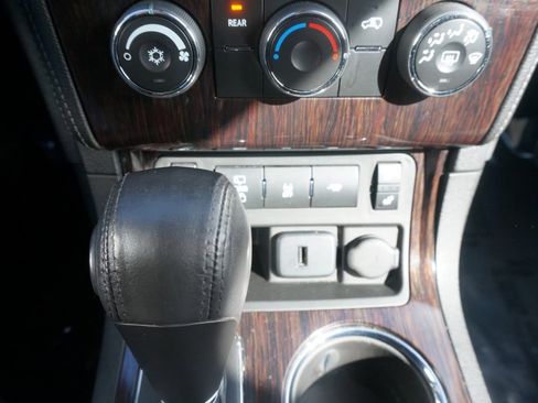 Used 2016 Chevrolet Traverse LT w/ Style and Technology Package image 13