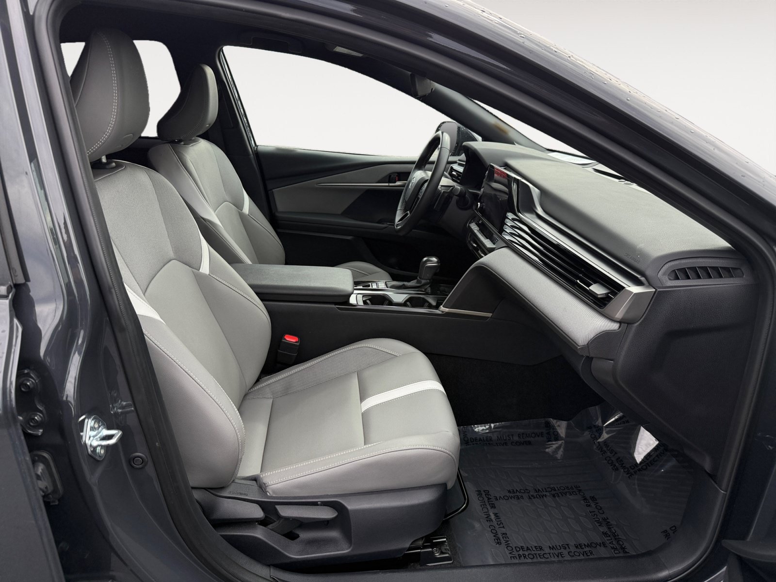Used 2025 Toyota Camry SE FWD image 19