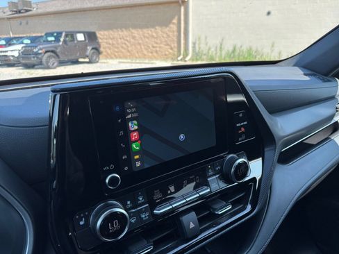 Used 2025 Toyota Highlander XSE AWD/4WD image 20