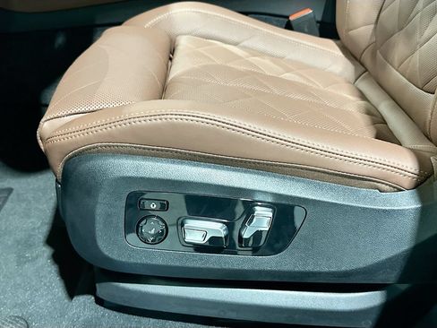 New 2026 BMW X5 xDrive40i AWD/4WD image 19