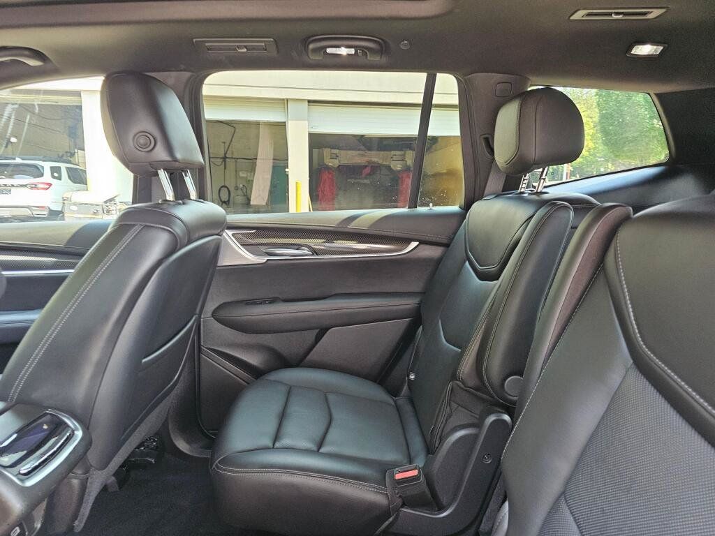 Used 2024 Cadillac XT6 Sport w/ Technology Package AWD/4WD image 21