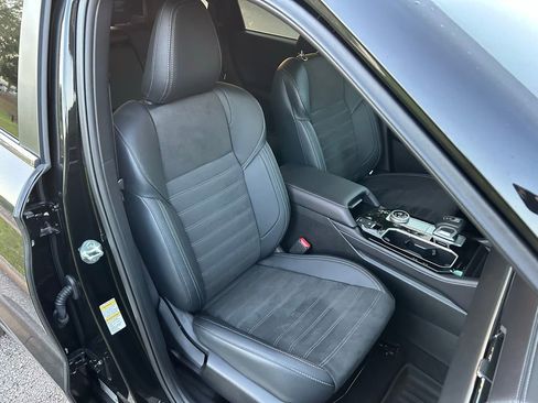 Used 2025 Mitsubishi Outlander SE image 15