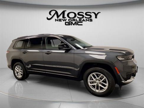 Used 2023 Jeep Grand Cherokee L Laredo image 3