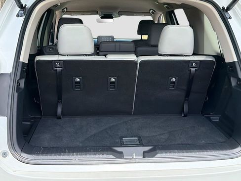 Used 2025 Honda Pilot EX-L image 36