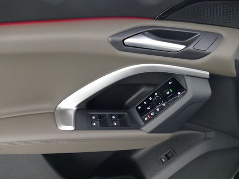 New 2025 Audi Q5 Premium image 11