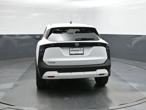 New 2026 Nissan Kicks SV image 8