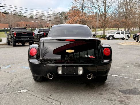 Used 2003 Chevrolet SSR w/ Preferred Equipment Group image 3