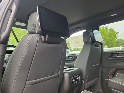 New 2026 GMC Yukon XL Elevation w/ Elevation Premium Package AWD/4WD image 7