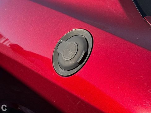 Used 2019 Dodge Challenger SXT image 10