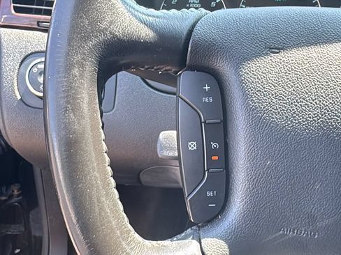 Used 2011 Chevrolet Impala LT w/ Luxury Edition Package FWD image 17