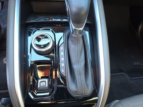 Used 2024 Chevrolet Colorado ZR2 w/ ZR2 Convenience Package III image 19