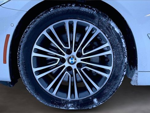 Used 2019 BMW 540i xDrive image 34