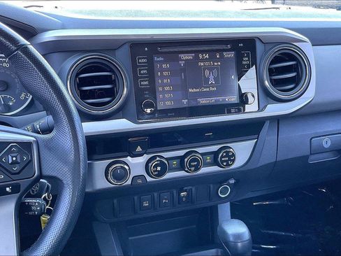 Used 2017 Toyota Tacoma SR5 w/ Tow Package AWD/4WD image 7