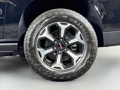 New 2026 GMC Yukon XL AT4 w/ AT4 Premium Package AWD/4WD image 33