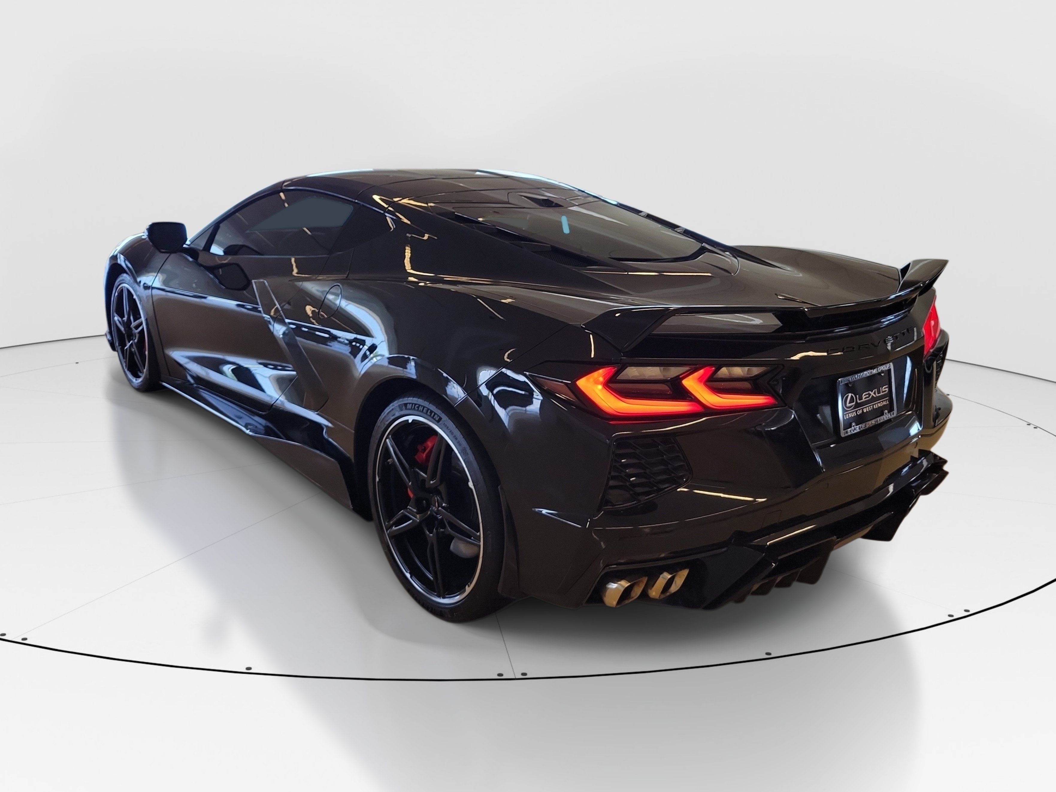 Used 2022 Chevrolet Corvette Stingray Premium Cpe w/ Z51 Performance Package RWD image 6