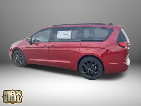 New 2026 Chrysler Pacifica Select image 5
