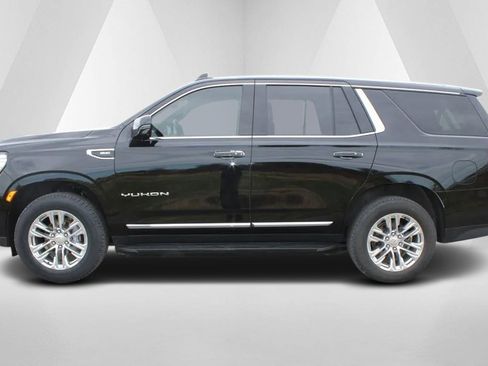 Used 2021 GMC Yukon SLT w/ SLT Premium Package image 4