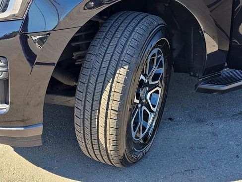 Used 2024 Ford Expedition Max XLT image 36