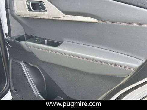 New 2026 Ford Explorer Active image 16