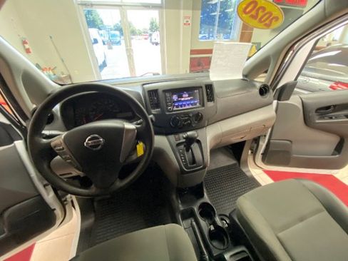 Used 2020 Nissan NV200 S image 32