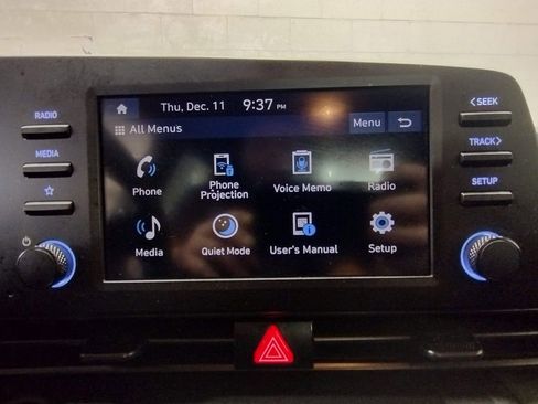 Certified 2025 Hyundai Elantra Sport image 26