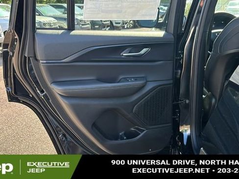 New 2025 Jeep Grand Cherokee Laredo w/ Luxury Tech Group I image 22