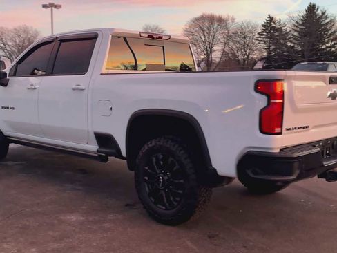 Used 2025 Chevrolet Silverado 3500 LTZ image 4