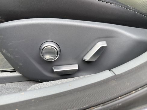 Used 2023 Lucid Air Pure image 18