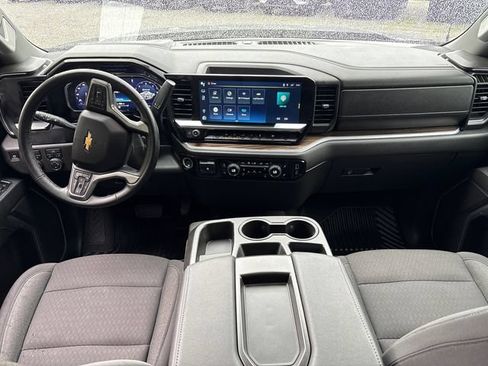 Certified 2025 Chevrolet Silverado 1500 LT AWD/4WD image 18