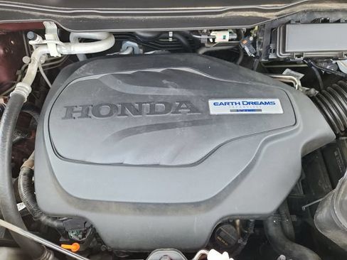 Used 2017 Honda Pilot Touring image 16
