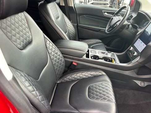 Used 2024 Ford Edge Titanium image 13