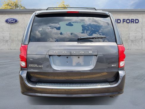 Used 2020 Dodge Grand Caravan SXT FWD image 5