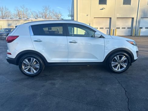 Used 2014 Kia Sportage SX image 2