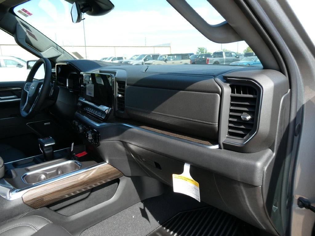 New 2026 Chevrolet Silverado 1500 RST w/ Convenience Package II AWD/4WD image 13