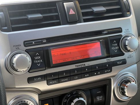 Used 2013 Toyota 4Runner SR5 w/ Convenience Pkg image 23