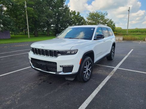 Used 2024 Jeep Grand Cherokee L Limited AWD/4WD image 3
