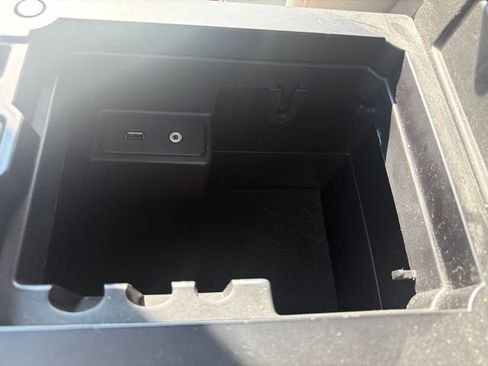 Used 2011 Ford Expedition XLT AWD/4WD image 38