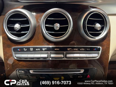 Used 2018 Mercedes-Benz GLC 300 w/ Premium Package image 50