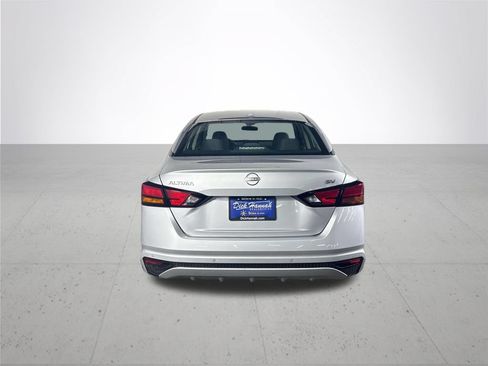 Used 2024 Nissan Altima 2.5 SV FWD image 7