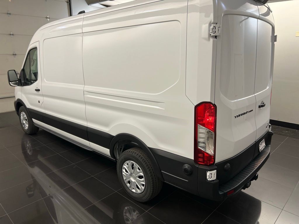 New 2026 Ford Transit 250 148 Medium Roof RWD image 4