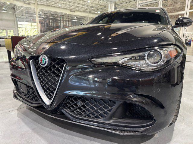Used 2018 Alfa Romeo Giulia Quadrifoglio w/ Driver Assist Dynamic Package RWD image 23
