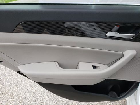 Used 2018 Hyundai Sonata Limited image 12