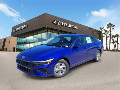New 2025 Hyundai Elantra SE