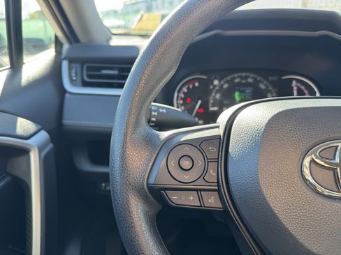 Certified 2025 Toyota RAV4 LE AWD/4WD image 22